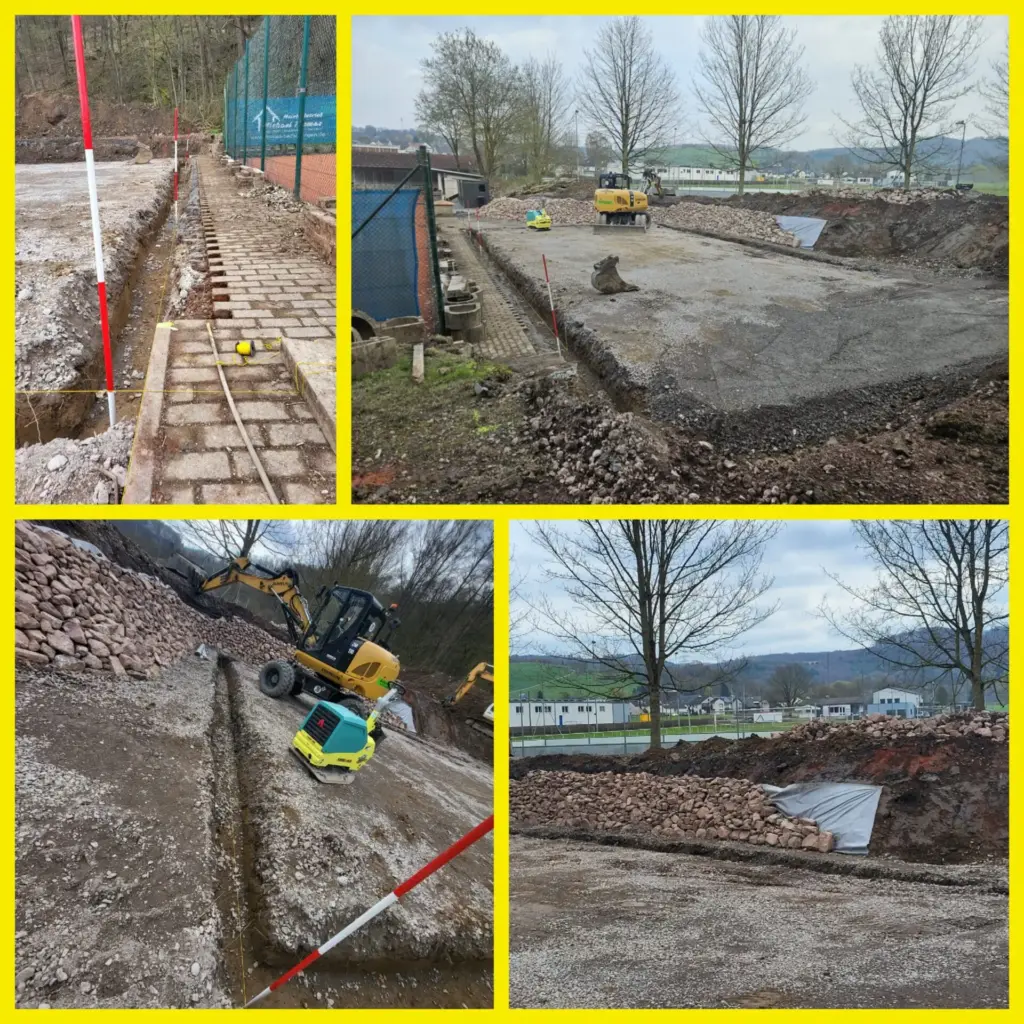 Bauarbeiten auf dem Gelände des Tennisvereins Müschede: Bagger, Kiesflächen und gepflasterte Wege, Absperrbänder, herumliegendes Material und Bäume im Hintergrund.